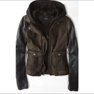 AMERICAN EAGLE Faux Leather Sleeve Jacket
